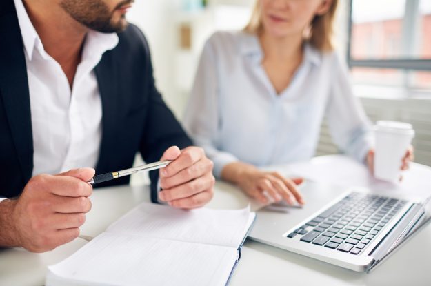 ASESOR FISCAL: QUÉ ES Y CÓMO PUEDE BENEFICIAR A TU NEGOCIO