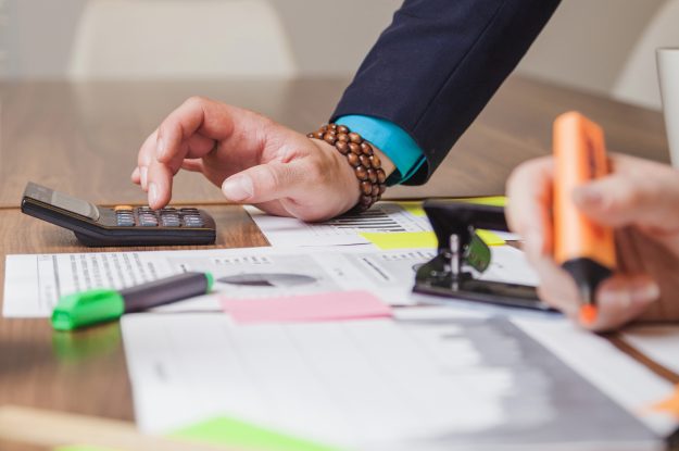 DEDUCCIONES FISCALES QUE NO DEBES OLVIDAR: GUÍA PRÁCTICA PARA AHORRAR EN IMPUESTOS